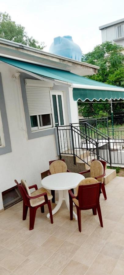 Apartments Radulovic 苏托莫雷 外观 照片