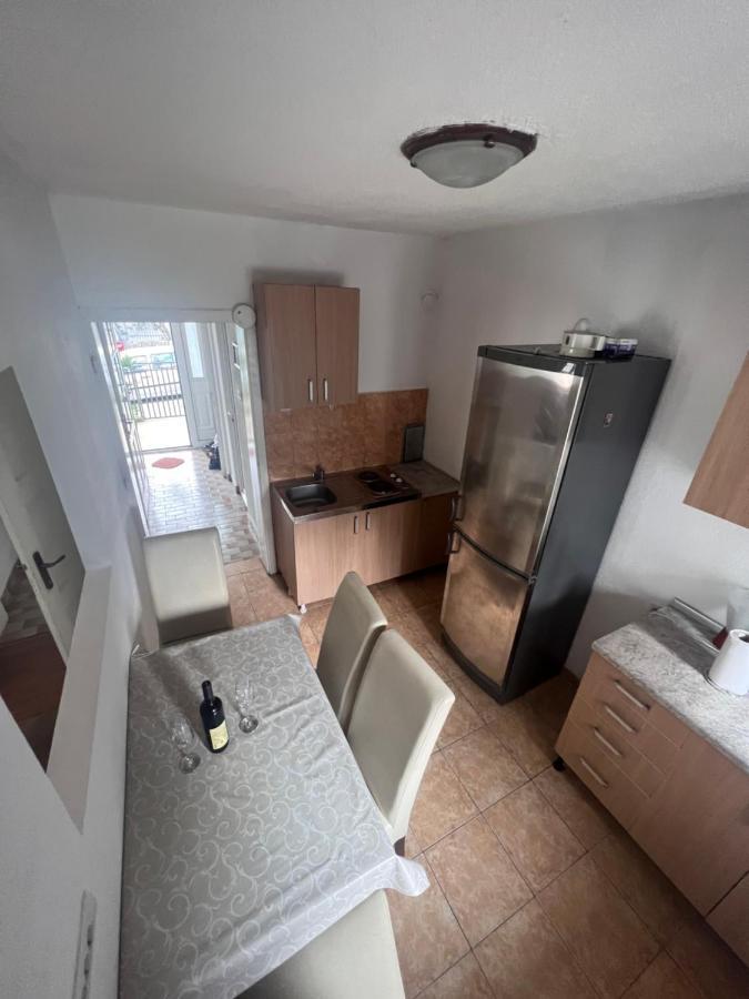 Apartments Radulovic 苏托莫雷 外观 照片